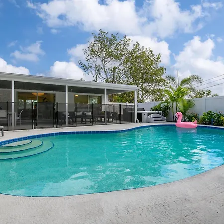 Breezy Blue-Pool Hot Tub Minutes To Beach Games